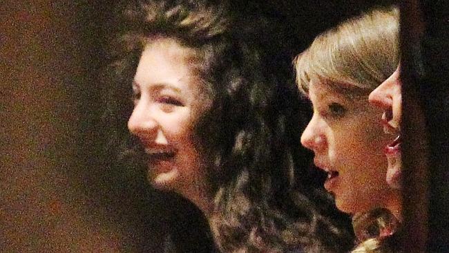 Lorde joined Taylor and her entourage for dinner.