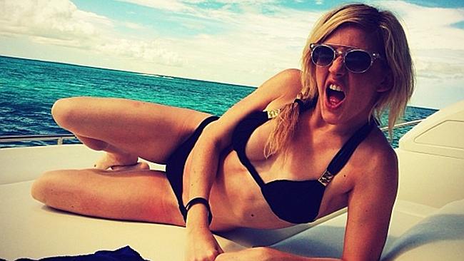 Instagram queen ... Singer Ellie Goulding bares her athletic body to her fans. Picture: I