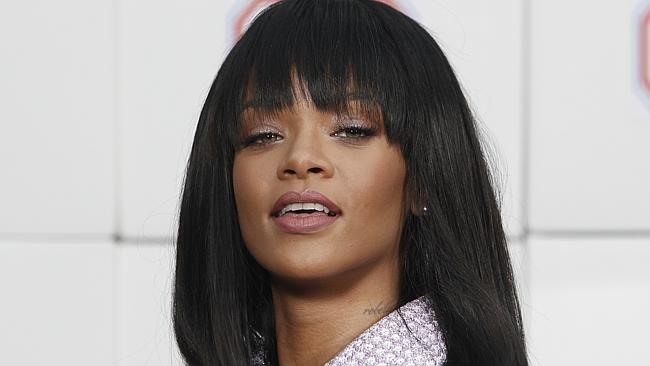 Rihanna has used a Teen Mom 2 clip to promote her upcoming tour with Eminem.