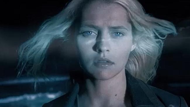 Making waves ... Teresa Palmer lends Eskimo Joe a hand.