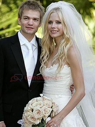 Wedding in 2009 ... Avril Lavigne and Deryck Whibley.