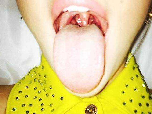 Miley shares whole new body part
