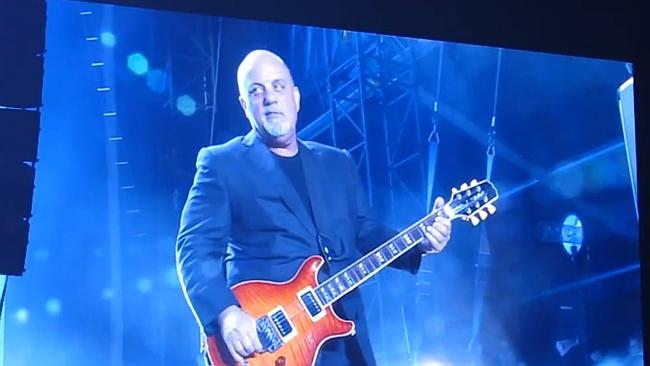 Billy Joel performed Highway to Hell with Aussie rocker Jon Stevens at Madison Square Gar