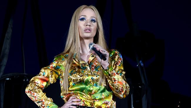 Rapper Iggy Azalea’s debut Saturday Night Live performance was hit with technical issues.