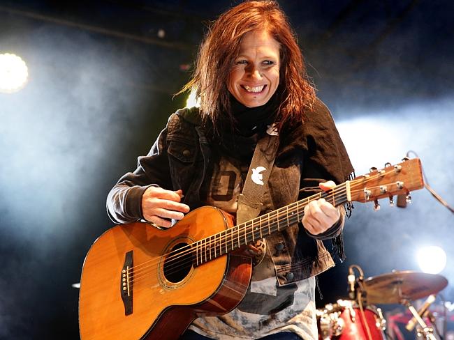 “I’ll be back on track in no time” ... Kasey Chambers at the Urban Country Music Festival