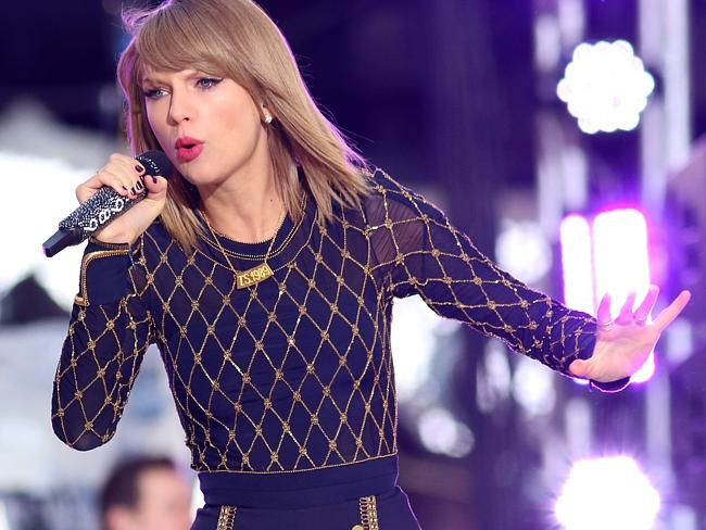 Trailblazer ... Taylor Swift, whose 1989 sold more than 1 million units in its debut week