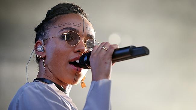 “I’ll have a pint of Ale and a bag of pork scratchings.” FKA Twigs at 2015 St Jerome's La
