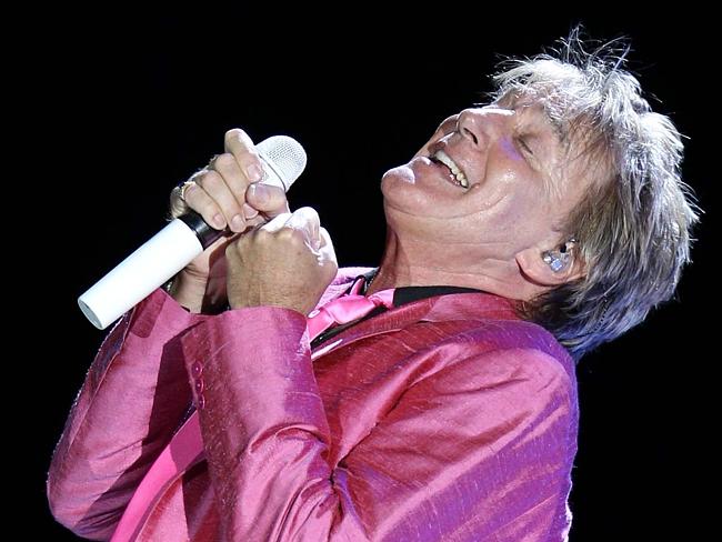 Great singer but ... Rod Stewart maybe should have stopped at just the one American Songb