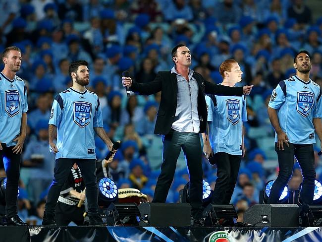 SShannon Noll performs before game one of the State of Origin.