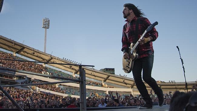 Foo Fighters frontman Dave Grohl injured his leg mid-concert in Sweden.