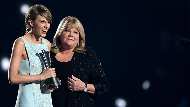 Taylor Swift and her adorable mum Andrea Swift in April.